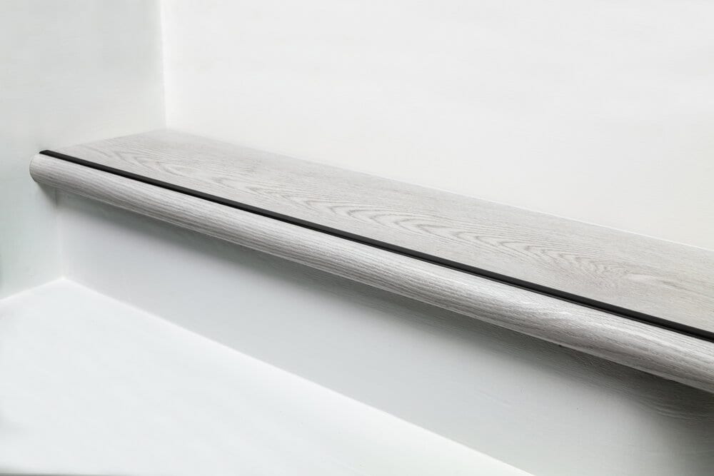 Ali Wrap LVT Nosing - Black